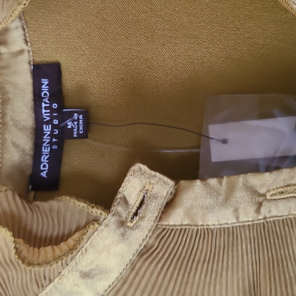 NWT Adrienne Vittadini Ruffled Top M - Picture 2 of 3
